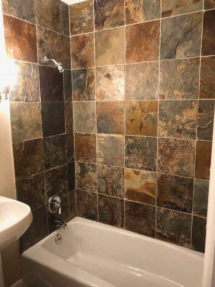 Pine Ranch: Bathroom
