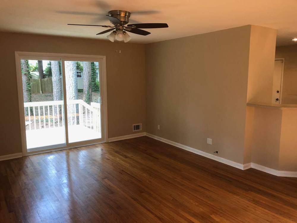 Pine Ranch: Living room