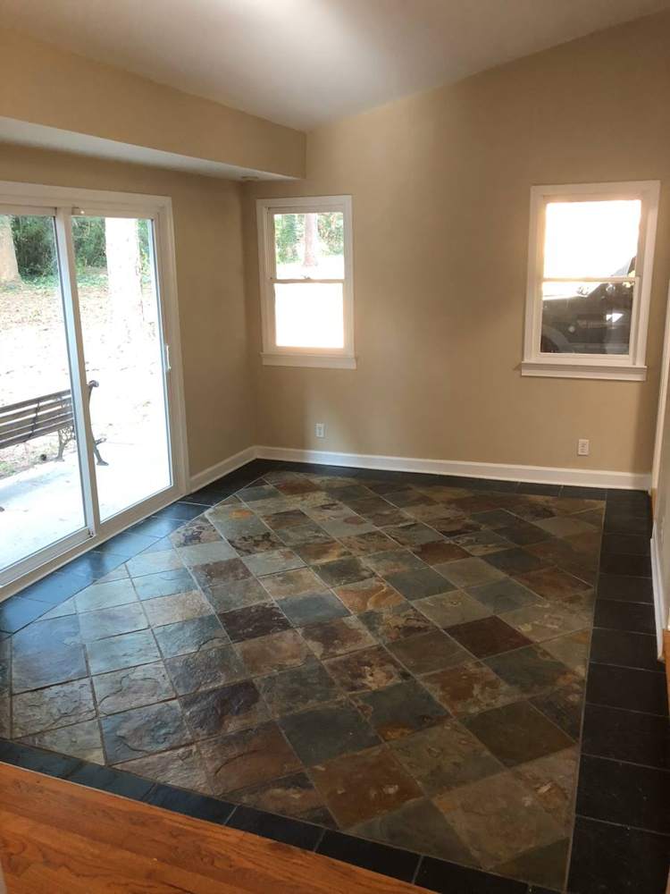 Pine Ranch: Living room, tile entry