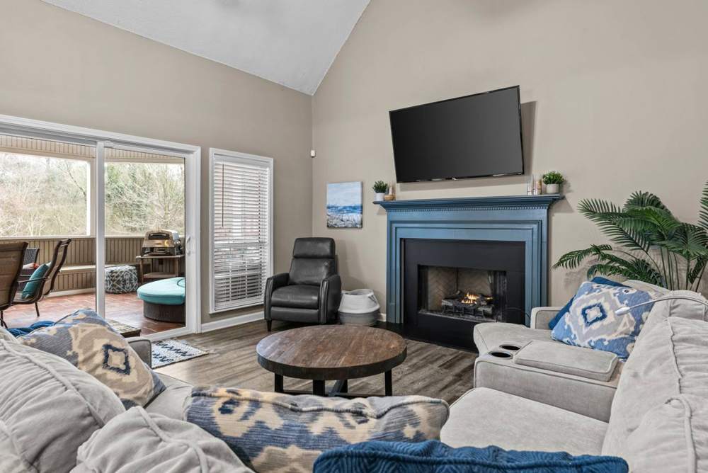 Rose CT Haven: Living room