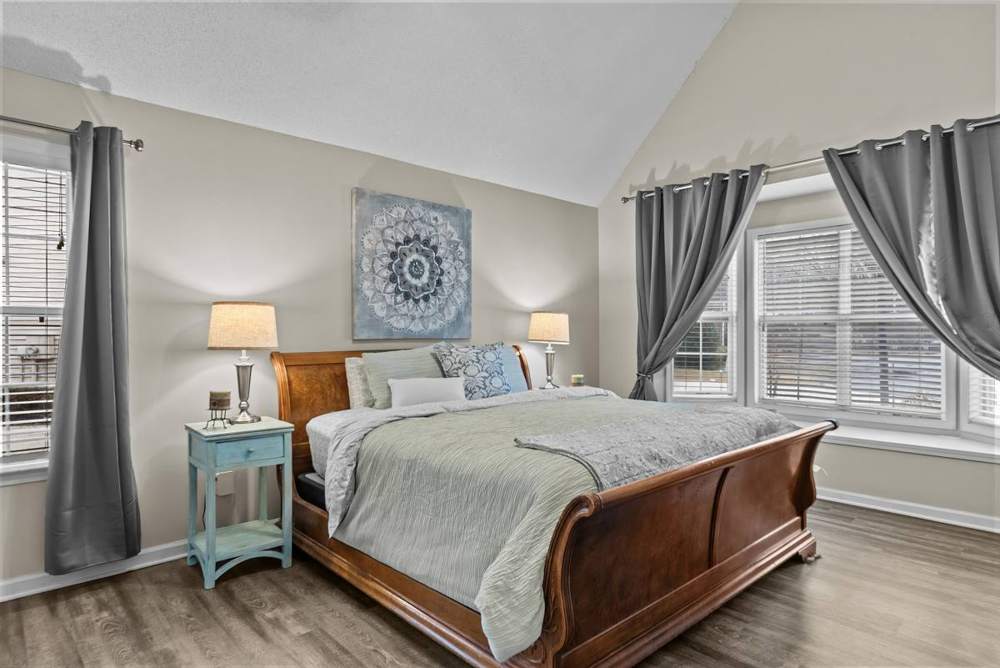 Rose CT Haven: Primary bedroom
